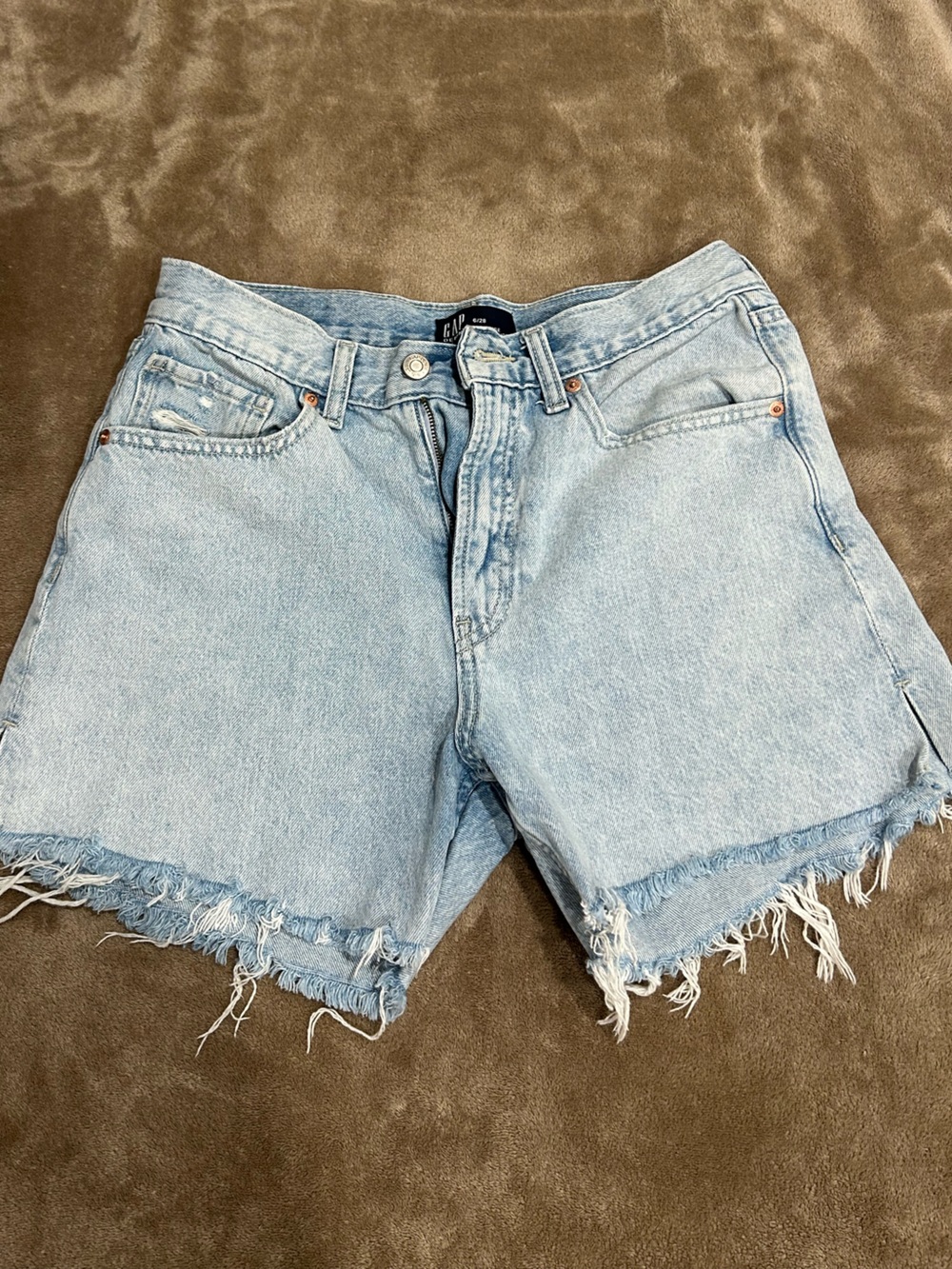 GAP high rise stride shorts frayed hem